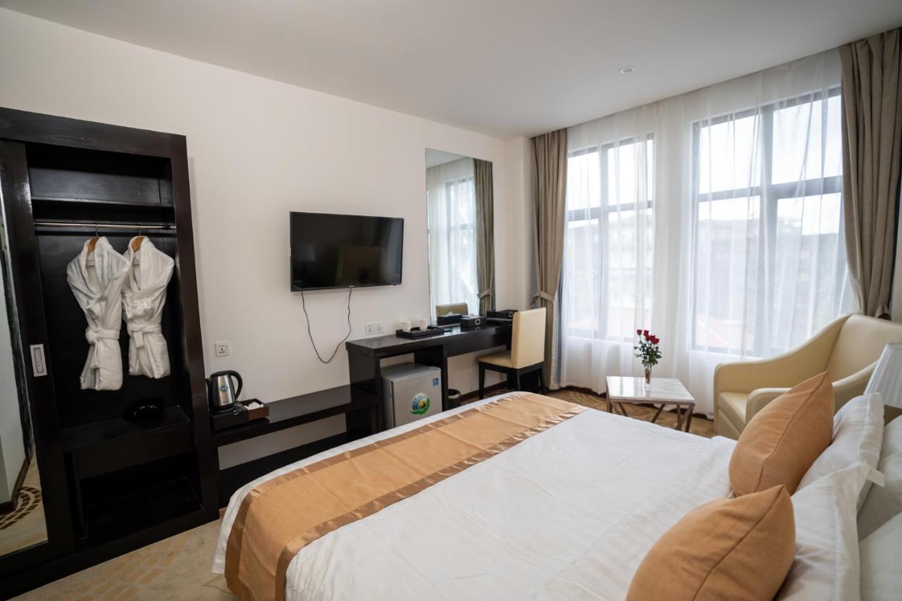 Hotel Sanchaung Янгон Экстерьер фото