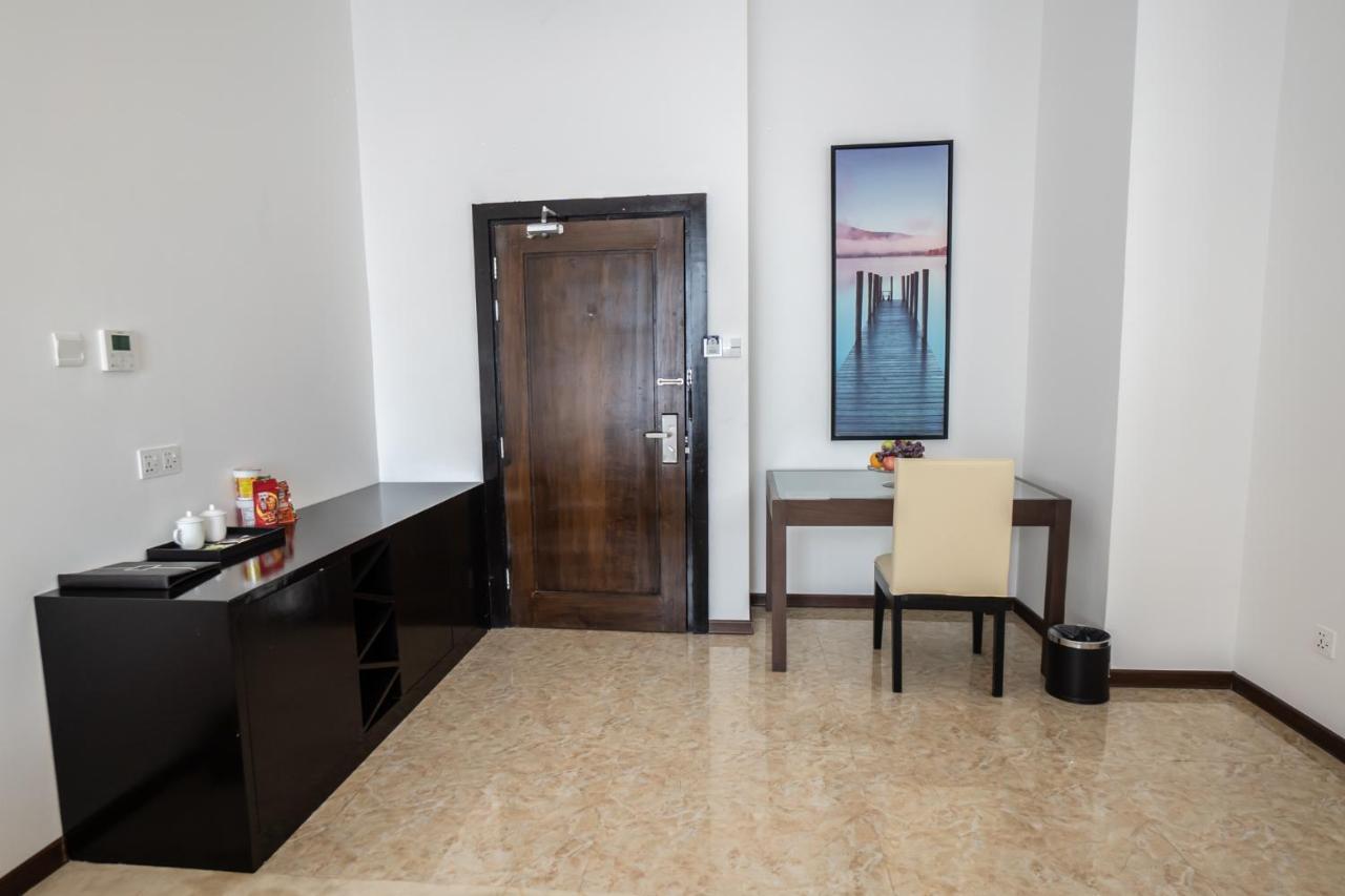 Hotel Sanchaung Янгон Экстерьер фото